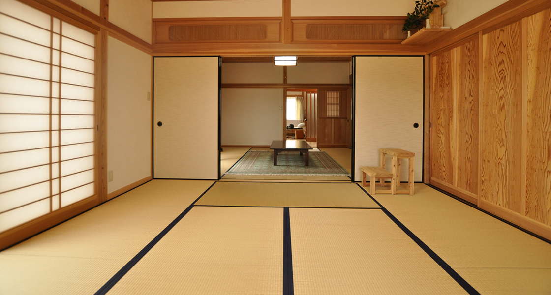 JAPANESE-STYLE ROOM